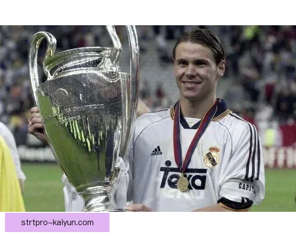 劳尔技术特点解析：其控球与射门能力在历史上独树一帜。